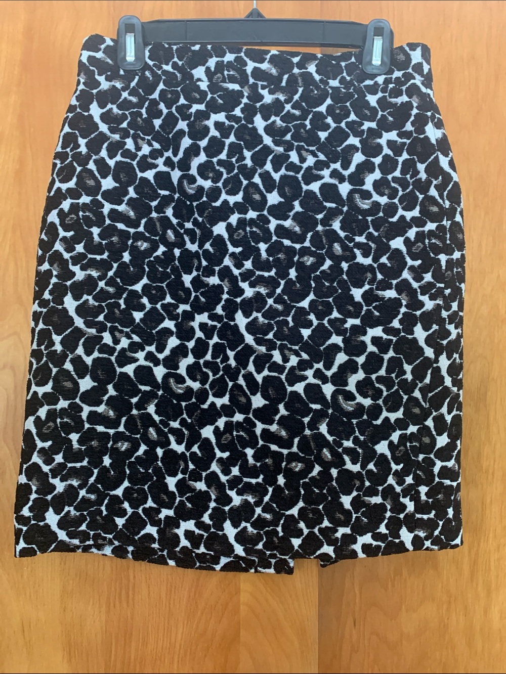 J Crew Black and White Brocade Leopard Print Pencil Skirt sz 2 old money luxury